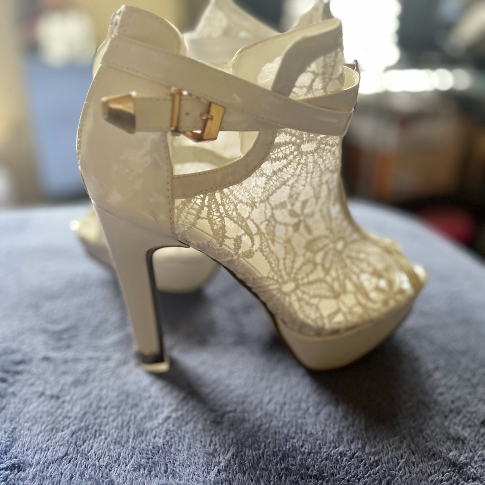 White new never worn white platform